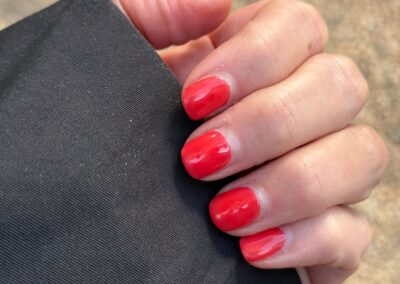 Shellac Nail salon work red